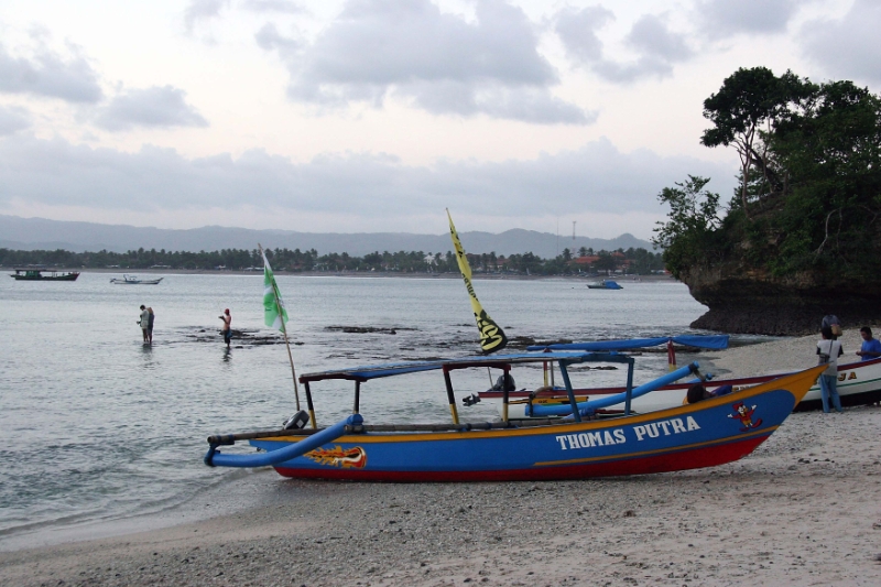 Beach, Kuta Indonesia.jpg